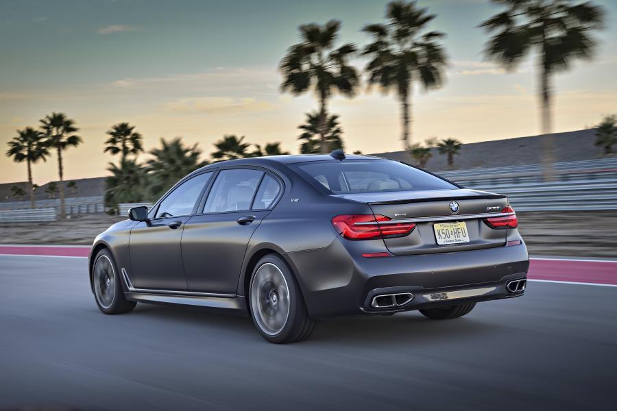  BMW M760i xDrive 2017 года  (NA) (фото 119 из 154)